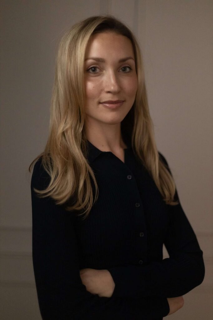 Dr Lara Watson